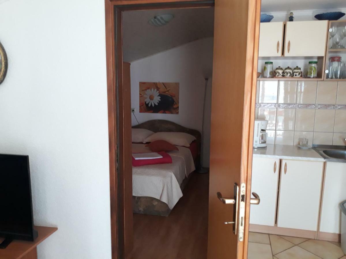 Ana & Stela Daire Karlobag Dış mekan fotoğraf